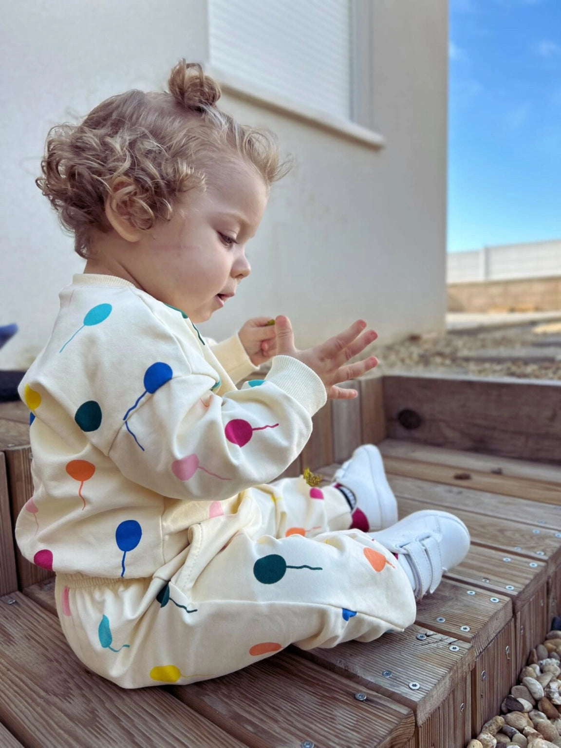 Motifs Ludiques & Tenue Confort au Quotidien - L'Ensemble Sweat & Pantalon Ballons Multicolores