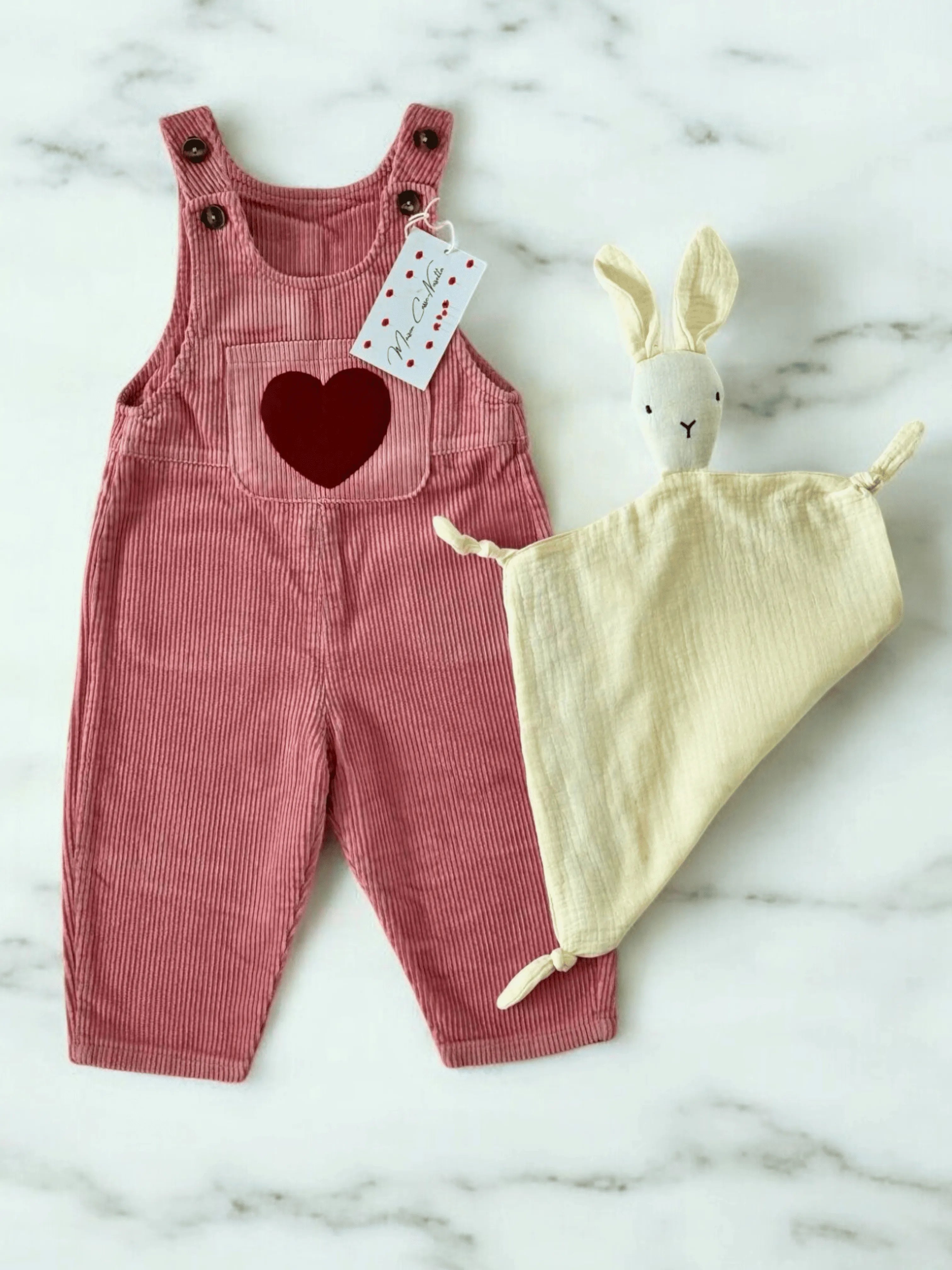 Coup de Coeur Et Douceur Absolue - La Salopette En Coton Avec Son Coeur Brodé