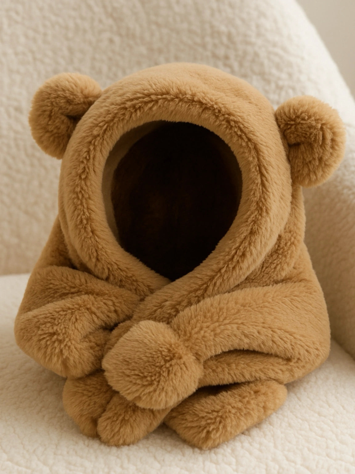 Bonnet bébé avec écharpe intégrée – Douceur chaude en peluche