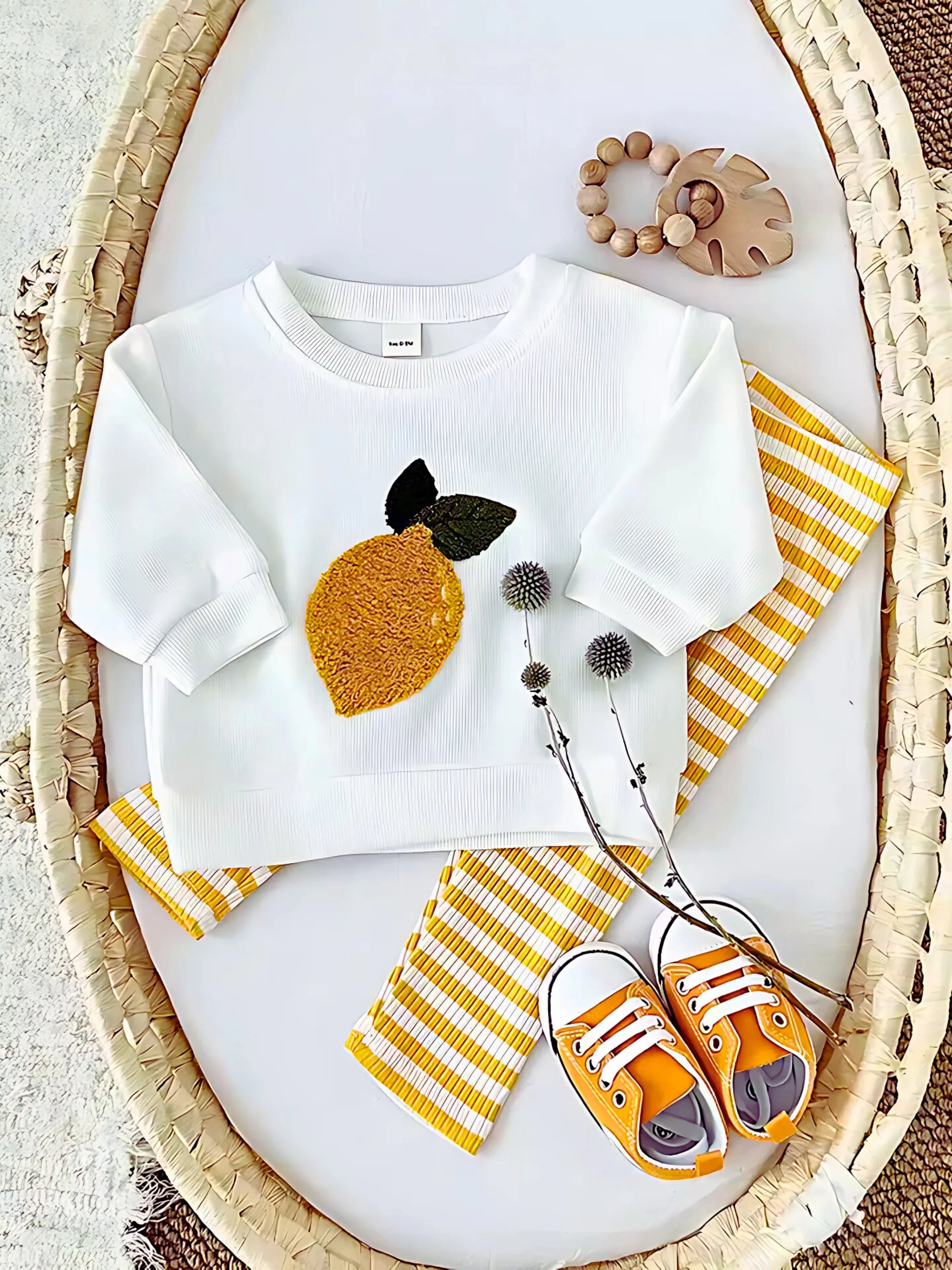 Style Vitaminé & Confort Mixte | L'Ensemble Sweat & Pantalon avec Broderie Fruits