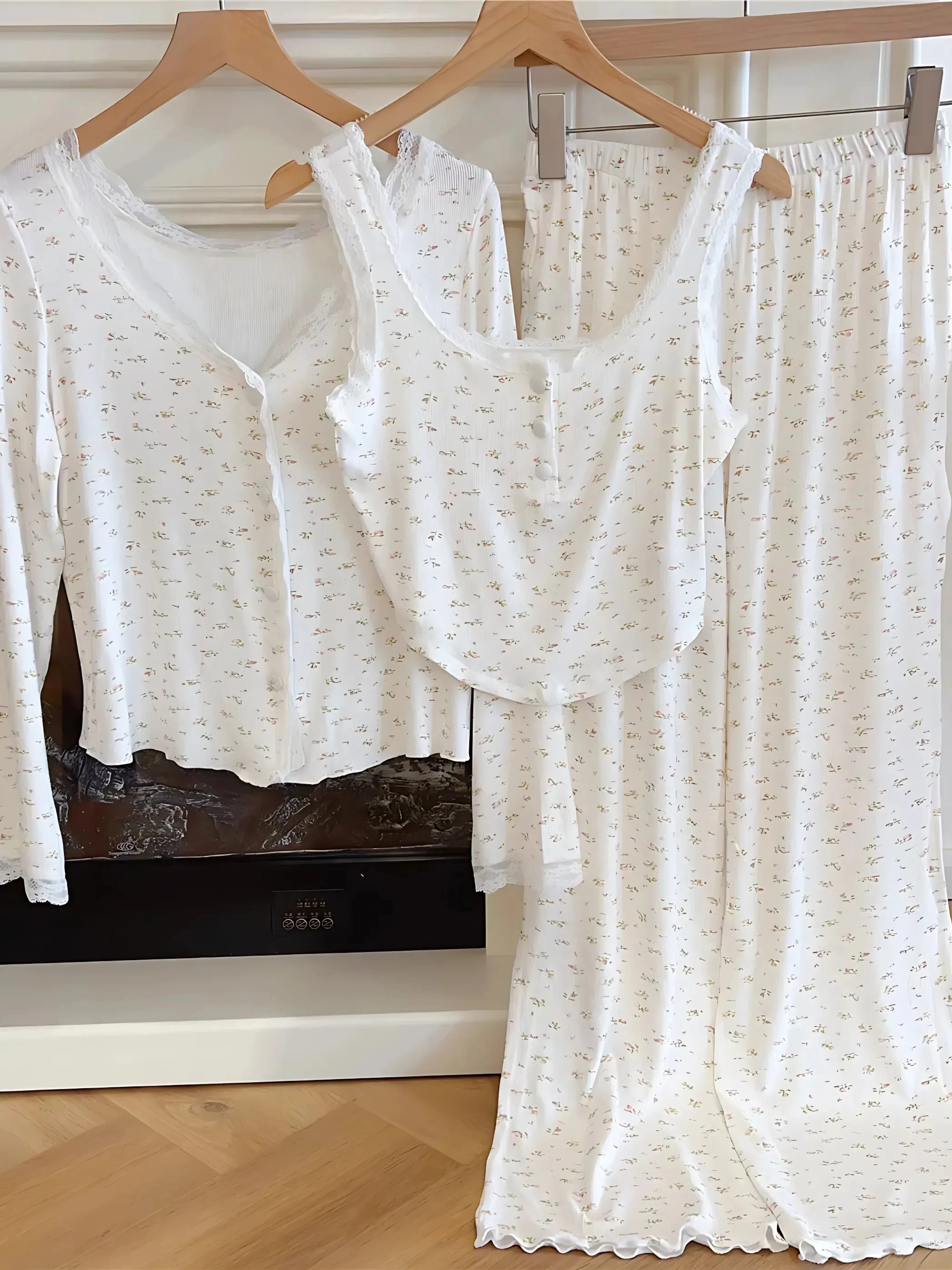 Style Fleuri & Confort Absolu | Le Pyjama Femme 3 Pièces en Coton Côtelé