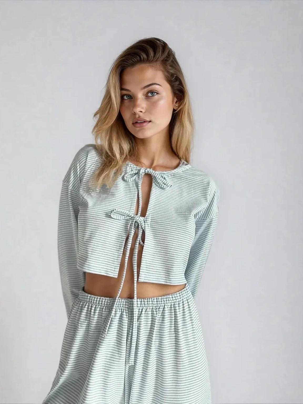 Ensemble pyjama femme rayé vert – top à liens & pantalon cosy