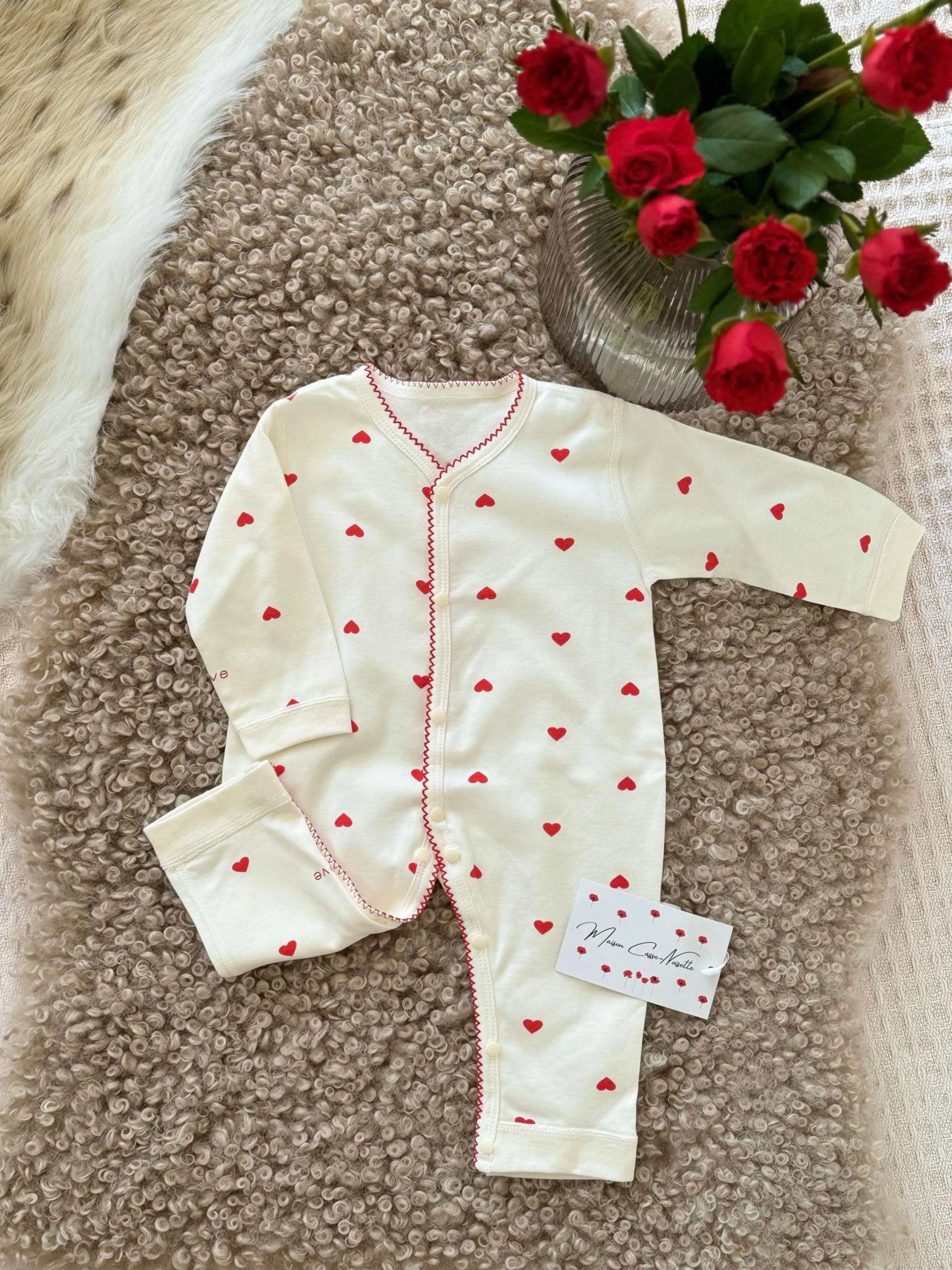 Tissu Tout Doux & Motifs Pleins d’Amour | Le Pyjama en Coton aux Petits Cœurs