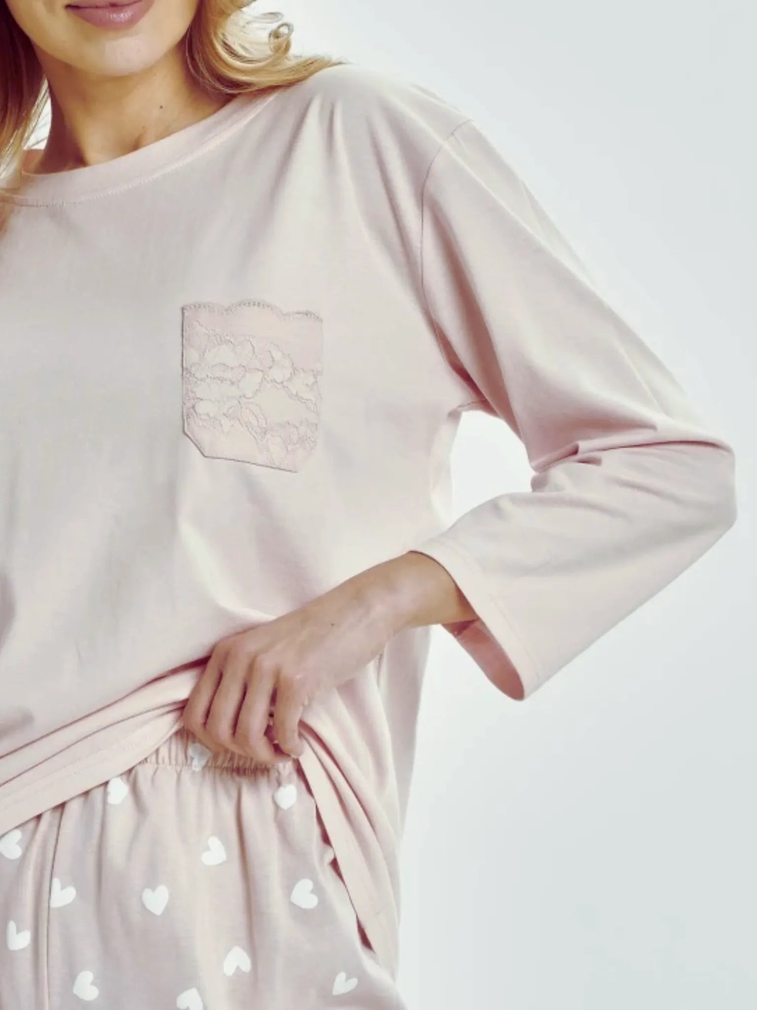 Pyjama femme coton Oeko-Tex® rose à motifs cœurs | Douceur et confort