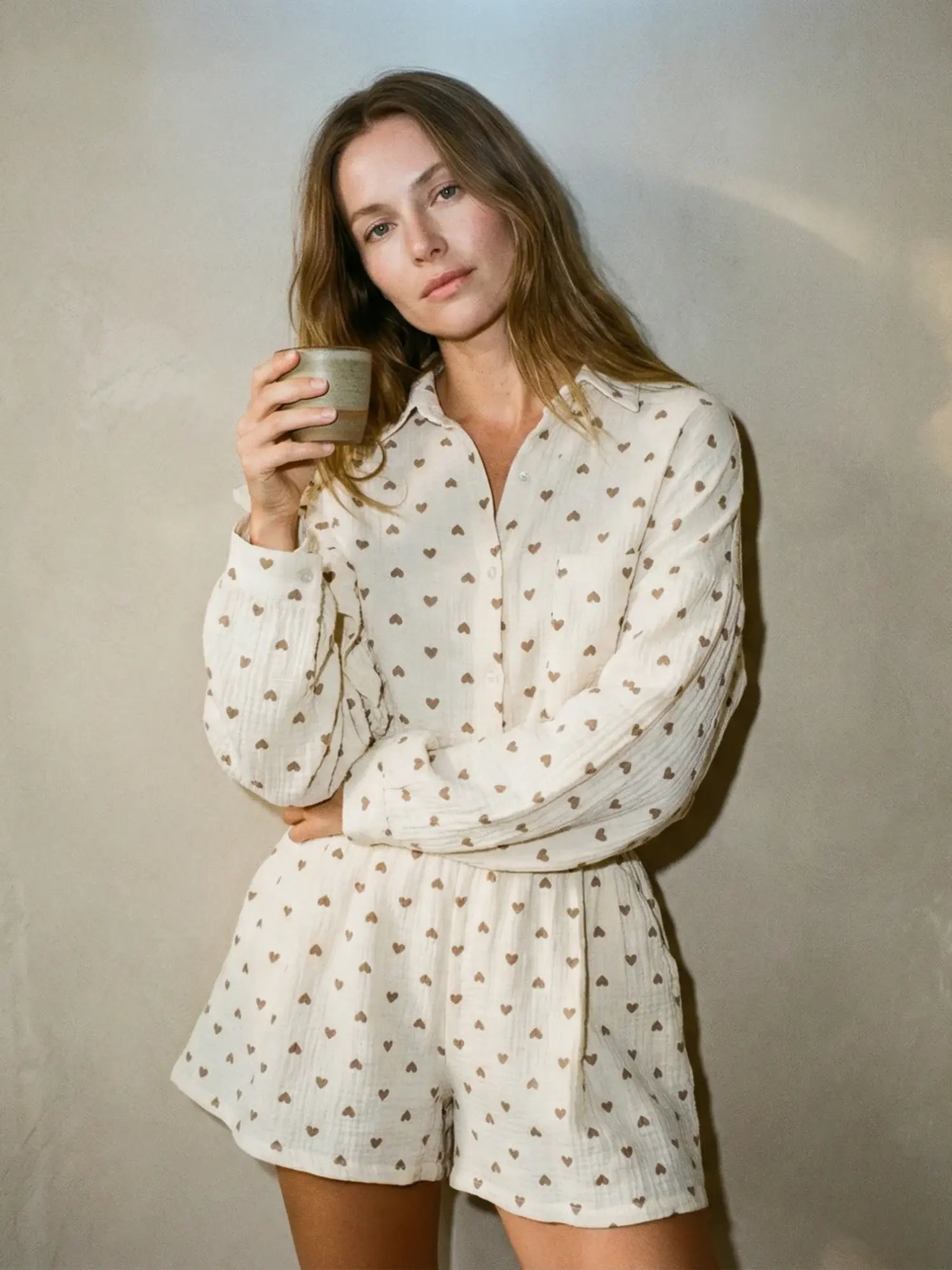 Le Pyjama Coton Gaufré Cœurs Dorés | Double Gaze Premium | Manches Volantées