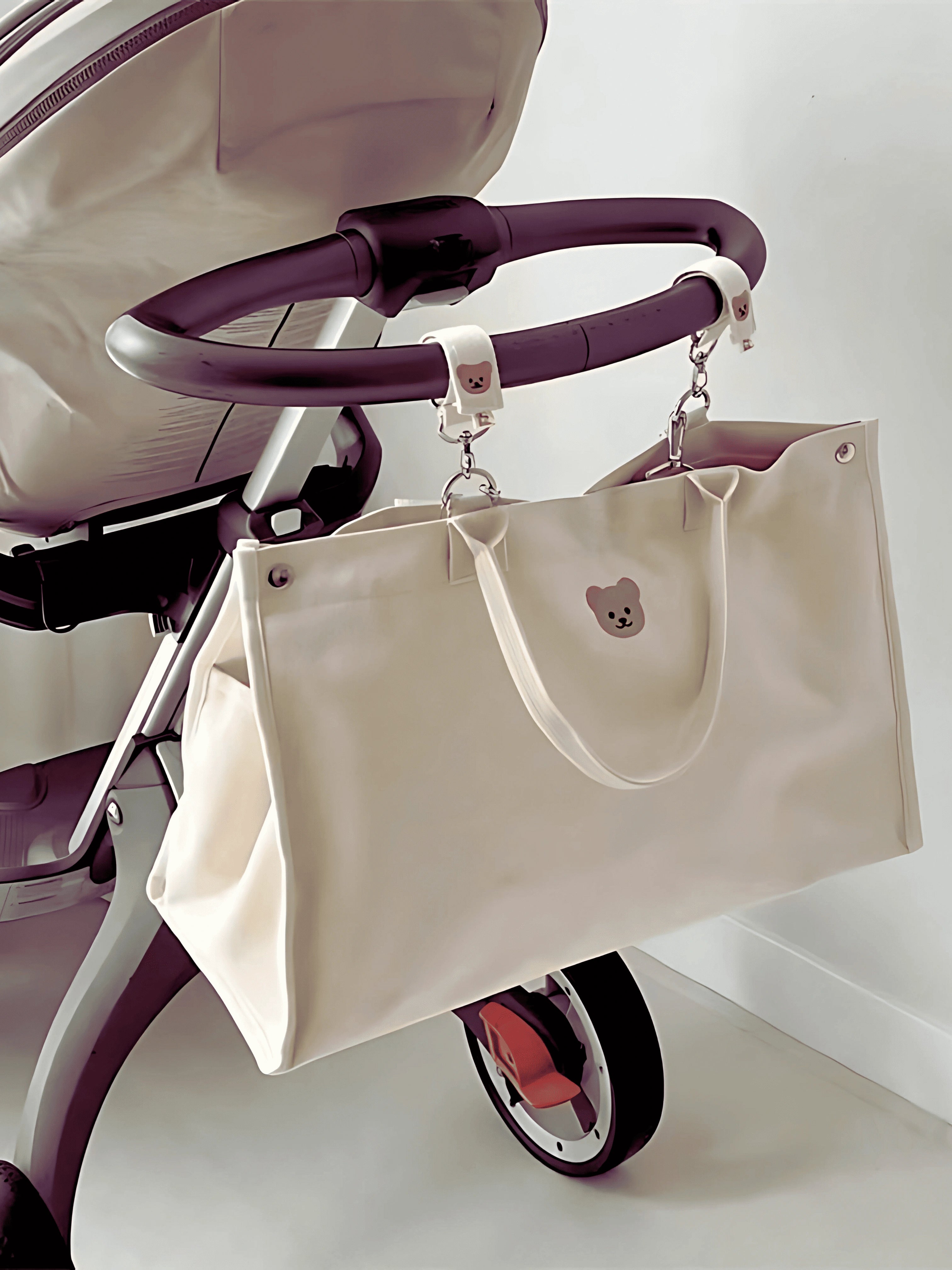 Look Craquant & Rangement Organisé | Le Sac à Langer Blanc Multifonction au Design Ours
