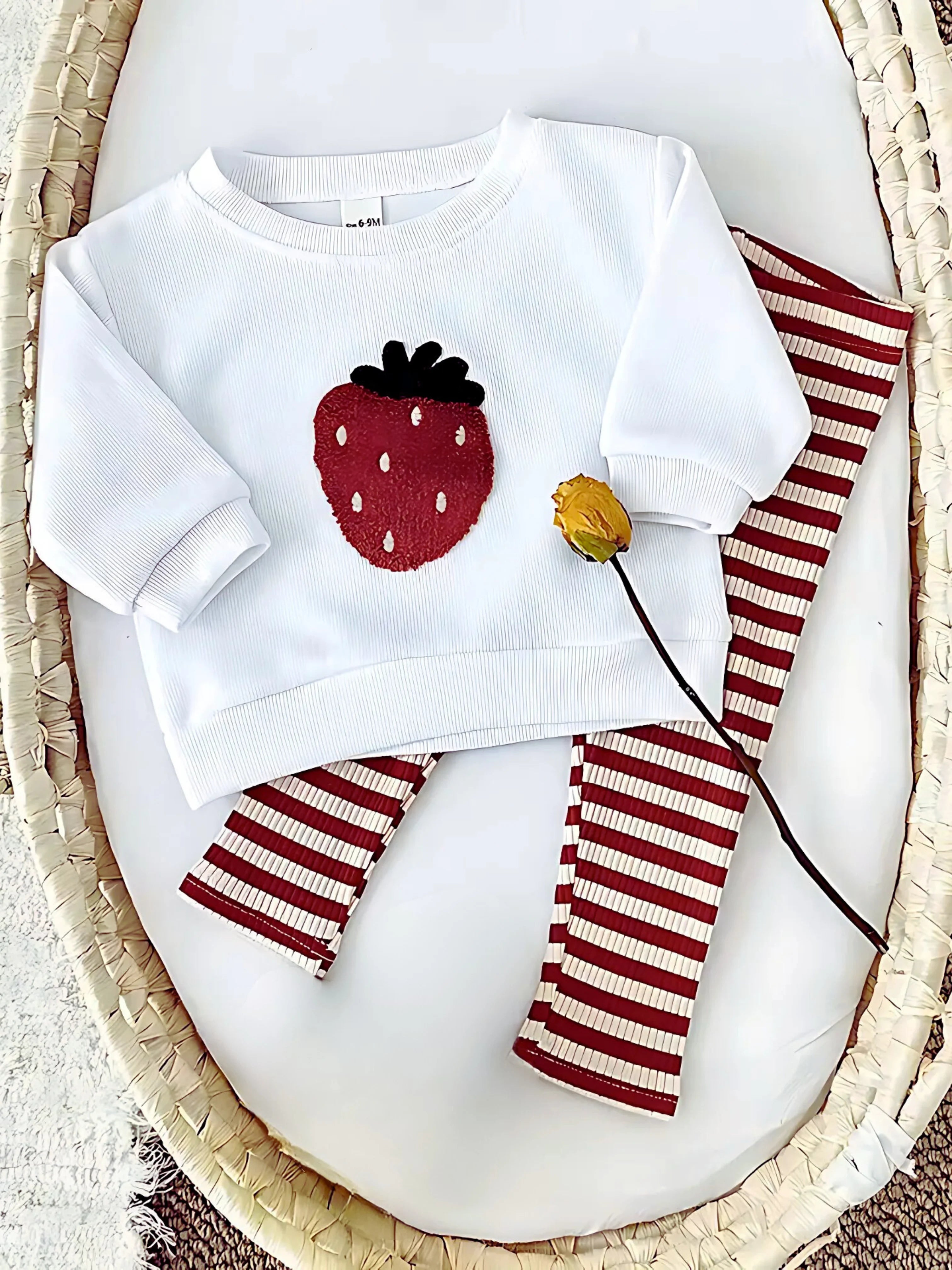 Style Vitaminé & Confort Mixte | L'Ensemble Sweat & Pantalon avec Broderie Fruits